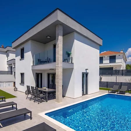 Andreas With Private Pool - Happy بيت للعطل بوريتش